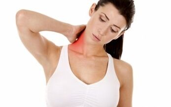 Pain in the neck and shoulder blades when turning the head. 